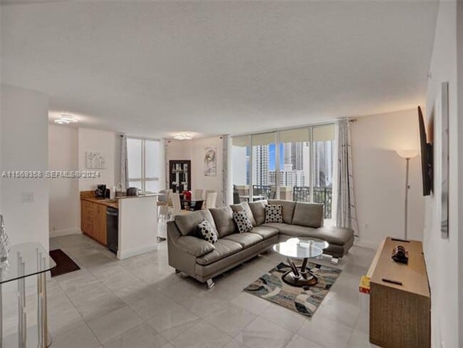 Photo - 17555 Atlantic Blvd Apartment