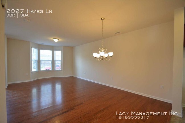 Building Photo - 2027 Hayes Lane