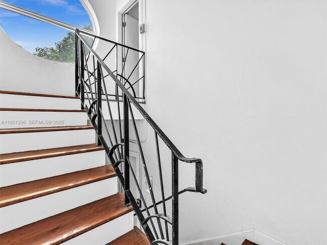 Foto del edificio - 1009 Meridian Ave