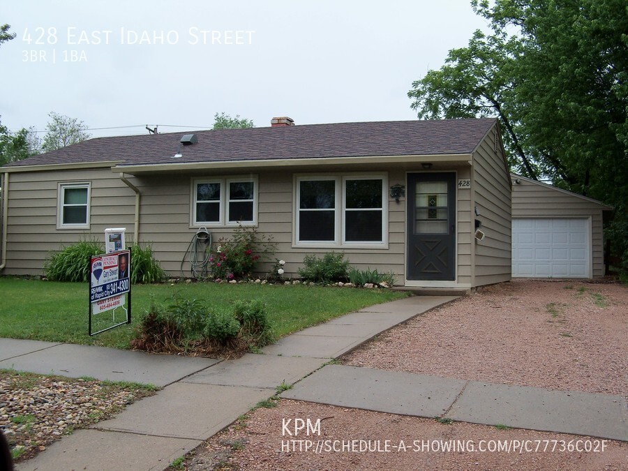 Primary Photo - 3 BED | 1 BATH | HOUSE | DOUBLE GARAGE | S...