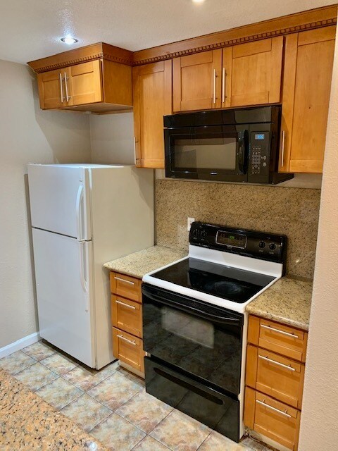 Foto del edificio - 2 Bed 1.5 Bath Townhouse in Antioch -- AVA...