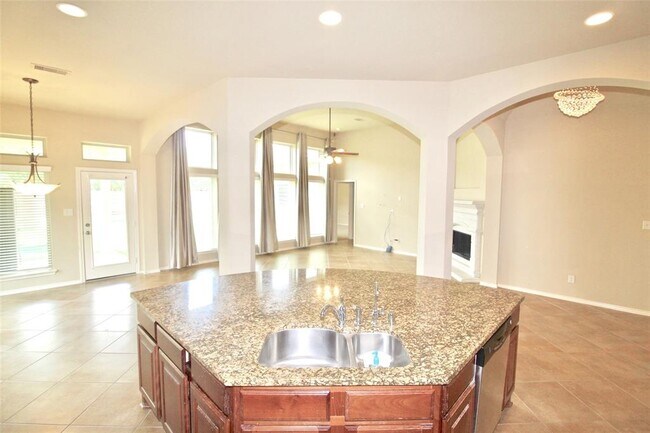 Foto del edificio - 10202 Carolyndale Dr