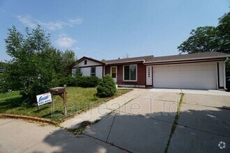 Building Photo - 2484 S Laredo St