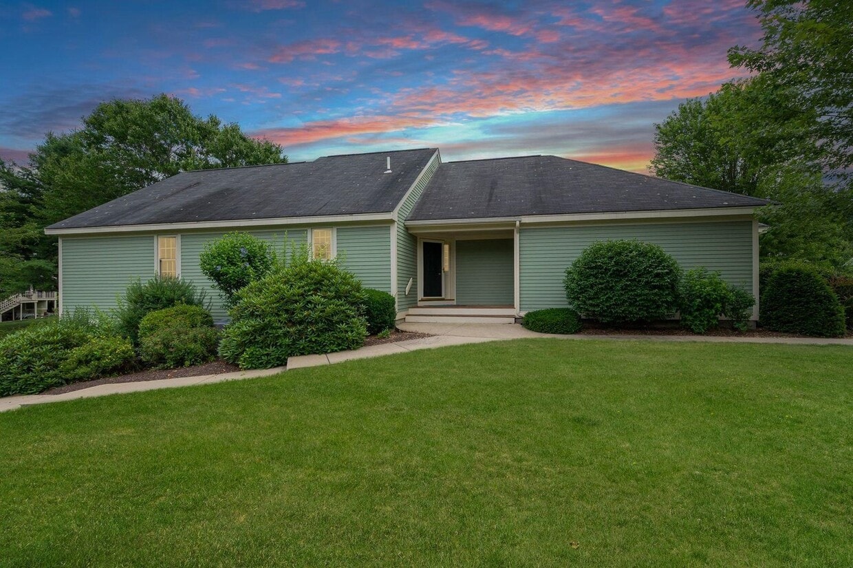 Foto principal - 23 Gleneagle Dr