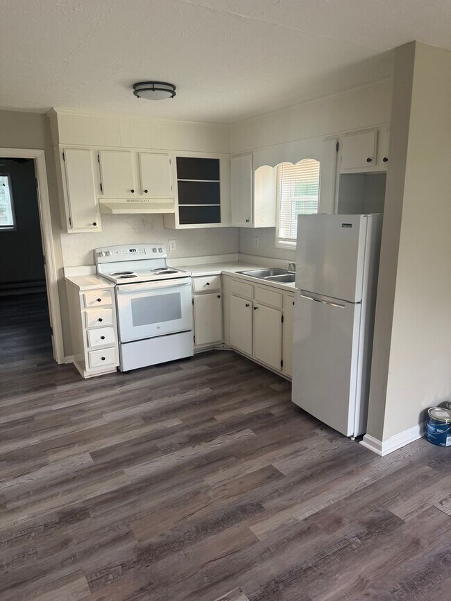 Building Photo - 2132 Rockcreek Drive