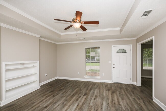 Building Photo - Beautiful 4 Bedroom
