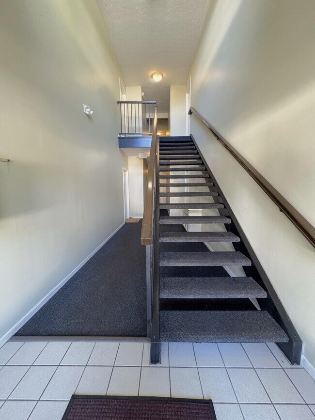 Foto del edificio - 6829 Meadow Creek Dr