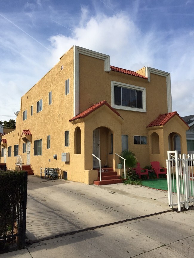 Building Photo - 3935 La Salle Ave