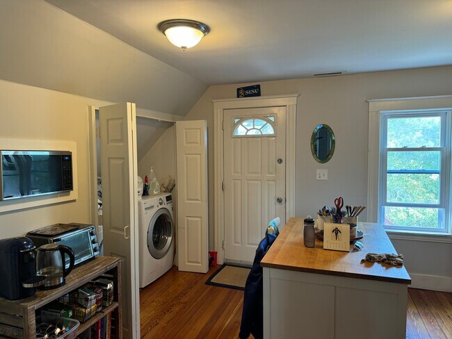 kitchen - 29 Lowden Ave