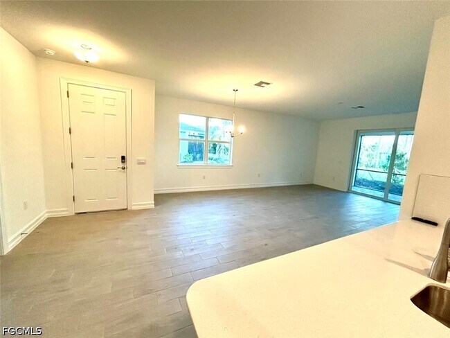 Building Photo - 43806 Blue Heron Ln