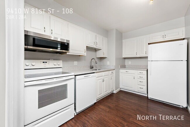 Foto del edificio - 9410 W 81st St