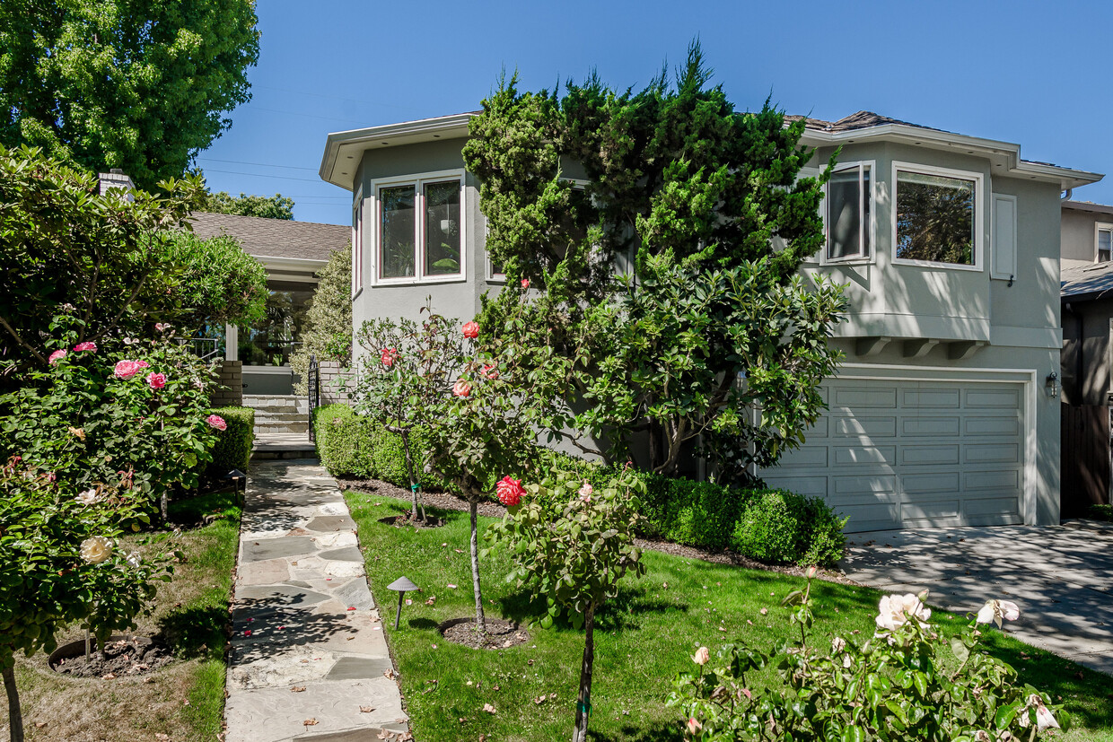 Foto principal - 318 Aragon Blvd