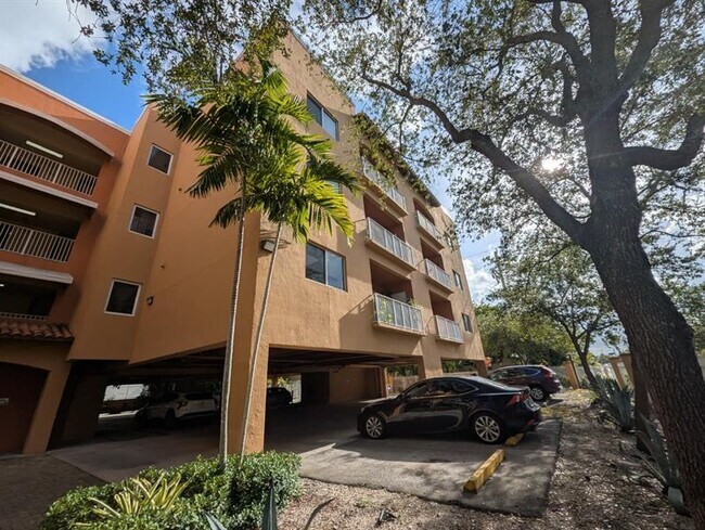 Foto del edificio - 1300 NE 109th St