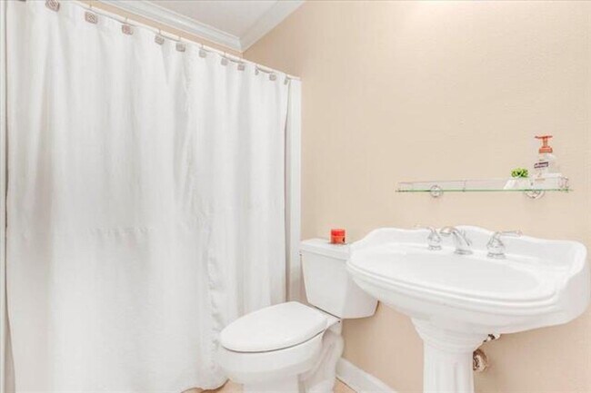 Foto del edificio - Coastal 3 Bedroom Home Available Now!