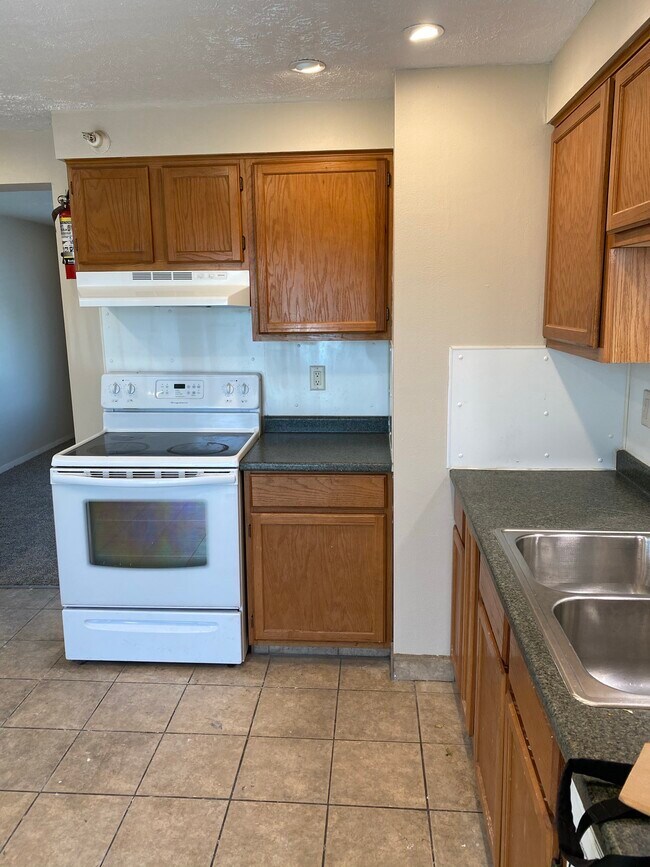 Building Photo - 424 N 22nd St