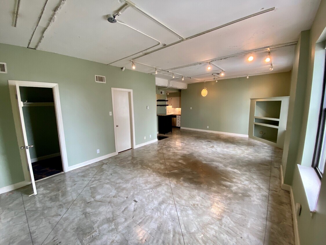 109 N Main St, Memphis, TN 38103 Condo for Rent in Memphis, TN