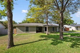 Building Photo - 2407 Harrowden Dr