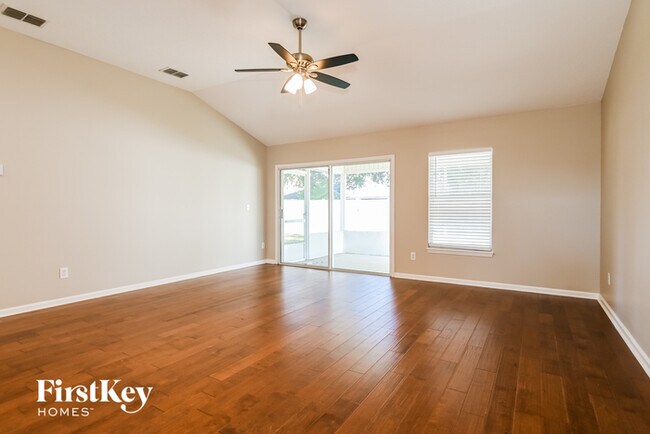 Building Photo - 1061 Waterfall Dr