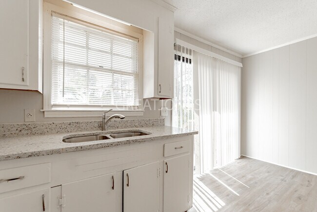 Building Photo - PICK YOUR GIFT OF $200 OFF YOUR FIRST FULL...