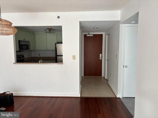 Building Photo - 1150 K St NW