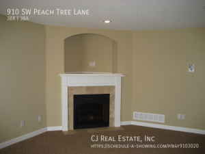 Building Photo - 910 SW Peach Tree Ln