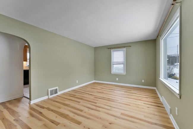 Building Photo - 55 Grimm Heights Ave