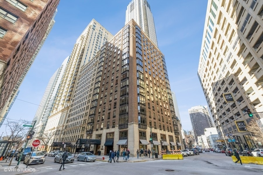 Foto principal - 40 E Delaware Pl