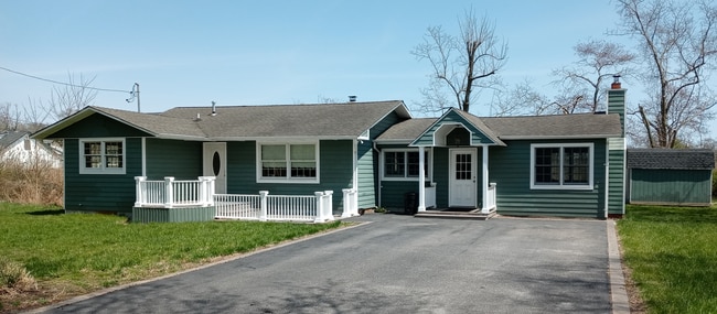 Building Photo - 45 Longfellow Dr