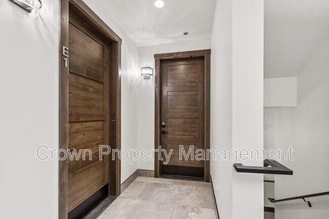 Foto del edificio - 317 Akers Ln