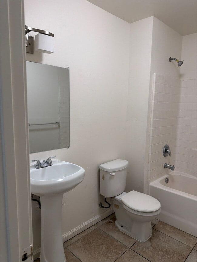 Foto del edificio - 705 S Brown St