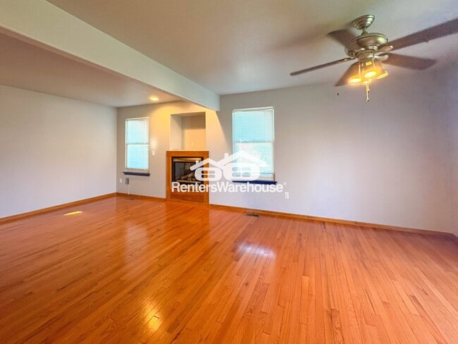 Foto del edificio - 4392 Deephaven Ct