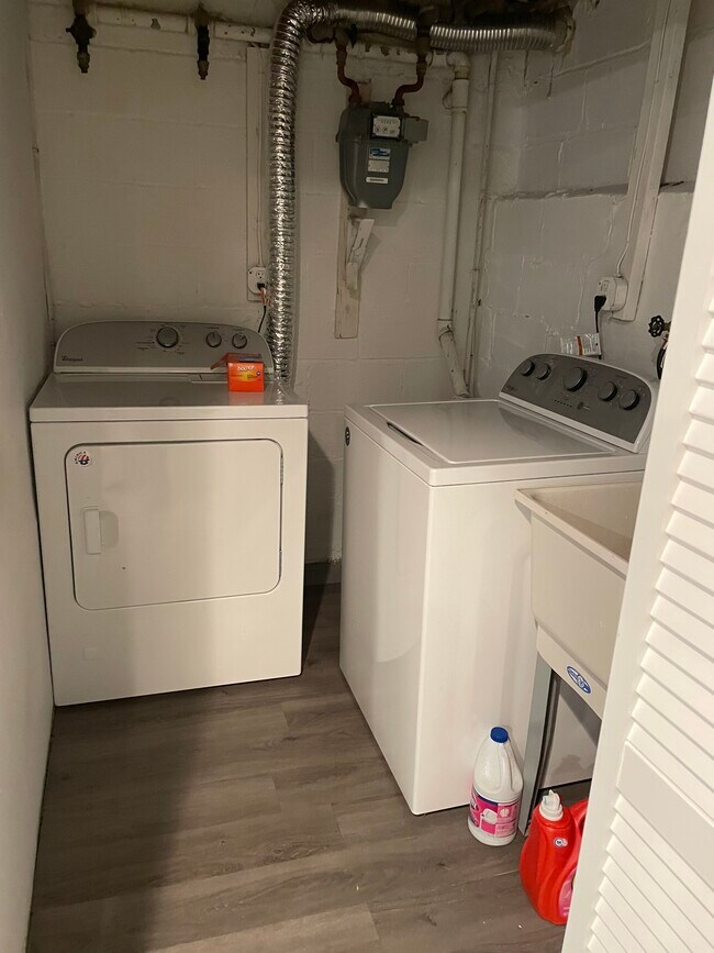 Building Photo - 4014 Annellen Rd