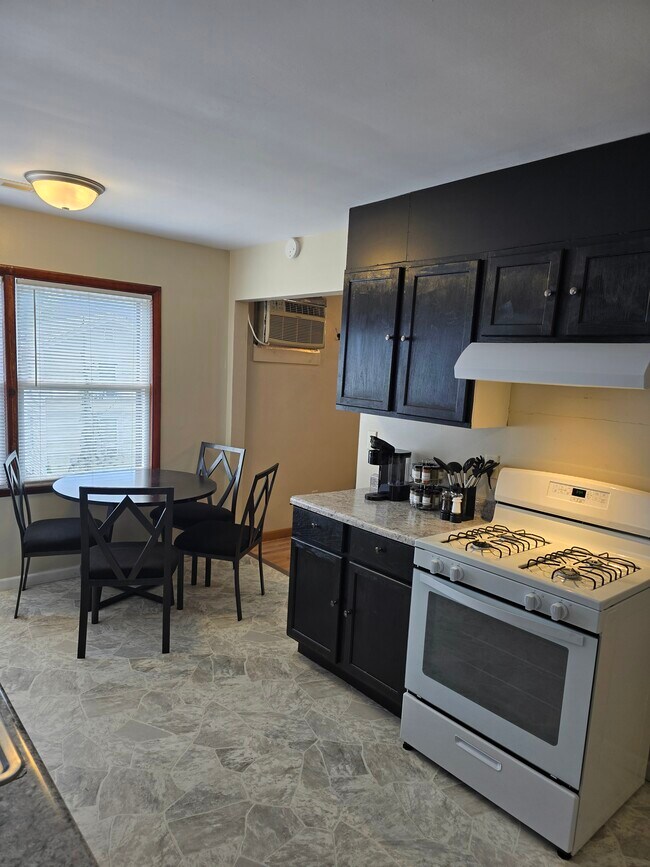 Foto del edificio - 310 Cottage Ct