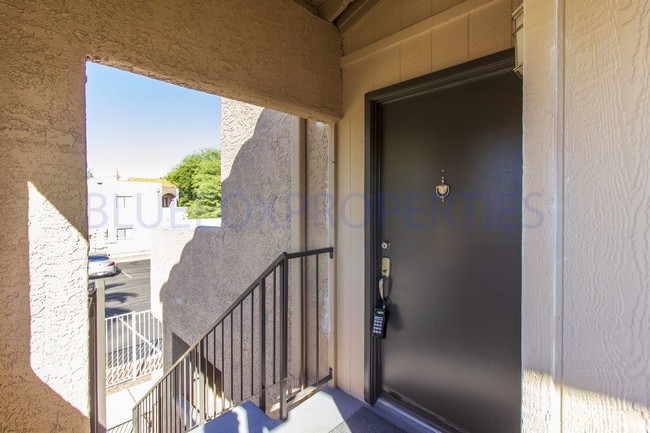 Building Photo - 2 Bedroom in Copper Star Condominium UPSTAIRS