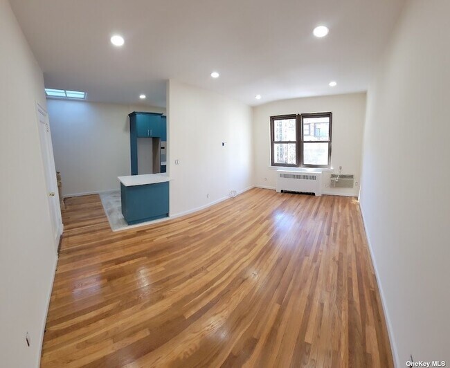 Foto del edificio - 64-06 99th St