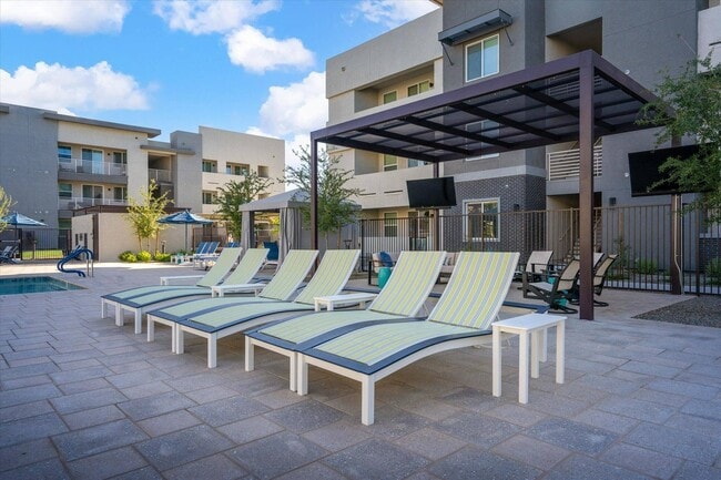 Shaded Cabanas - Acero Eastmark