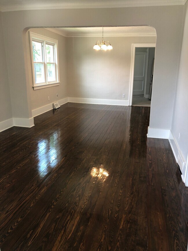 Foto del edificio - 541 E Breckenridge St