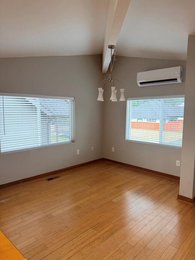 Building Photo - Spacious Home with Office, Studio, Workshop - Endless Possibilities!