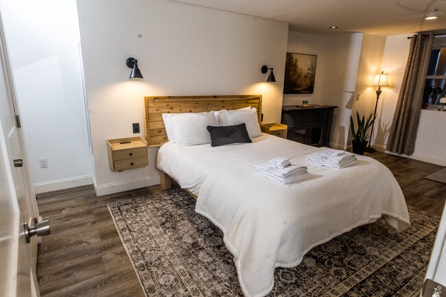 Building Photo - 5 Madison Pl