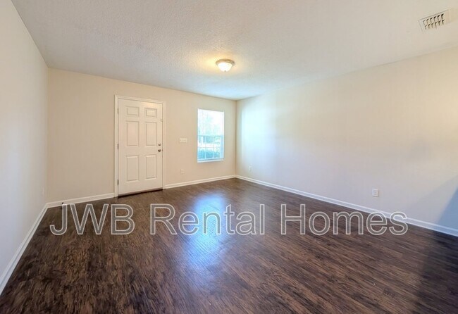 Foto del edificio - 8401 McGirts Village Ln