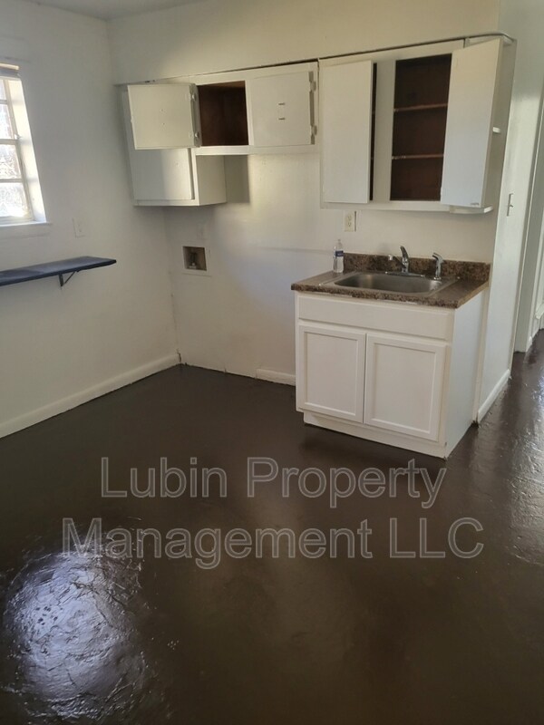 Building Photo - 1510 N Merton St