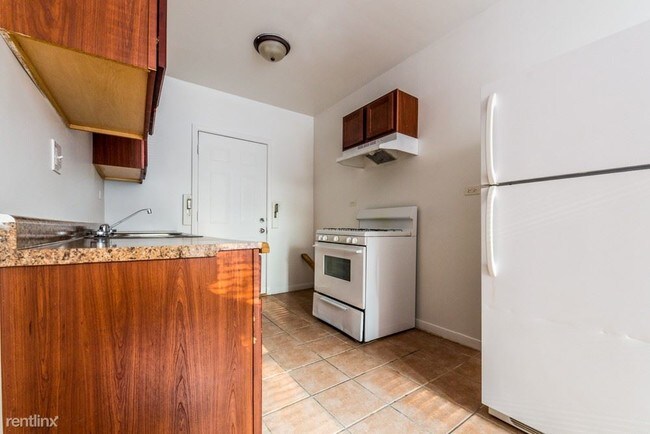 Building Photo - 8514 S Crandon Ave