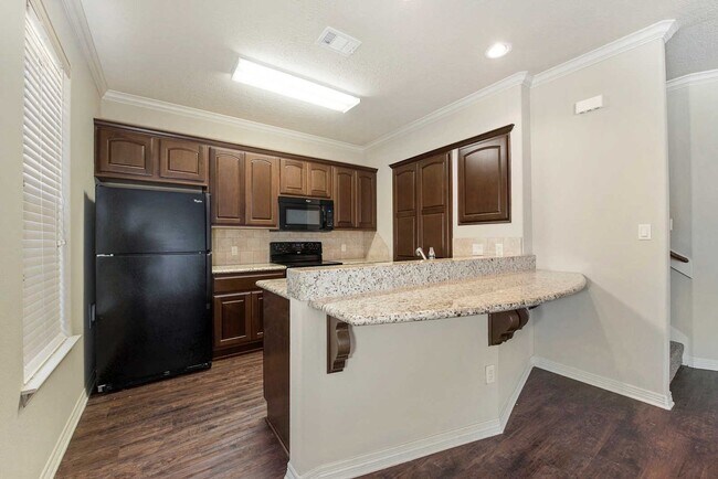 Foto del edificio - Spacious 3 Bed, 3.5 Bath Condo in Great Community!