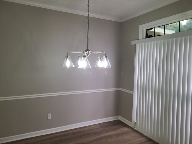 Foto del edificio - Rent ready 4 bedroom/ 2 bathroom