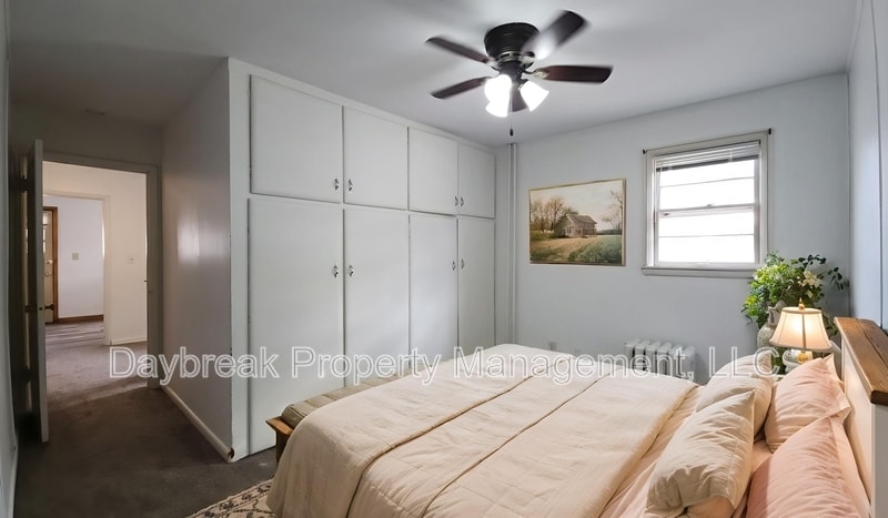 Primary Photo - 1209-11 1/2 11 1/2 St N