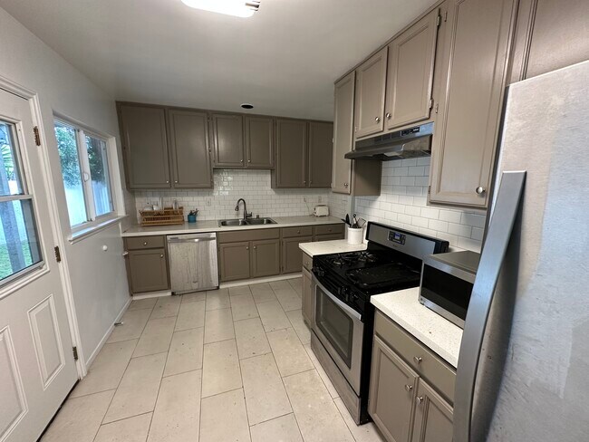 Kitchen with appliances included - 1913 190th St
