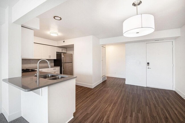 Building Photo - The Crossings Apartments