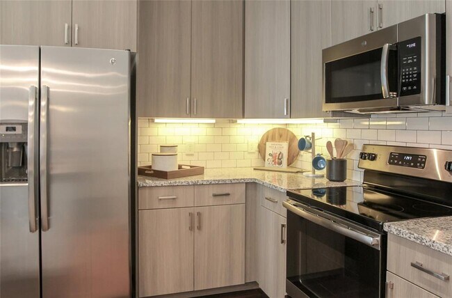 Foto del edificio - 16848 W Lake Houston Pkwy