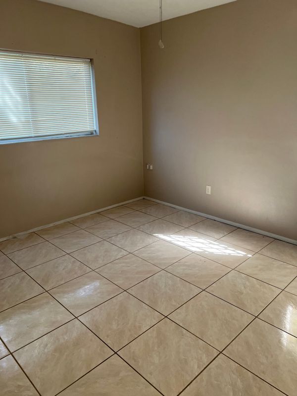 Foto del edificio - 108 Japonica Dr