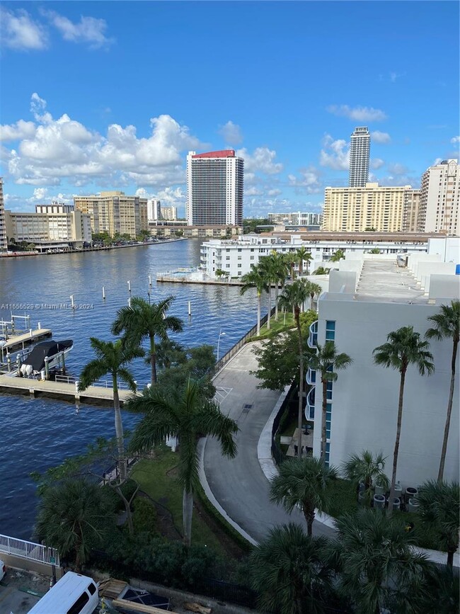 Foto del edificio - 1965 S Ocean Dr